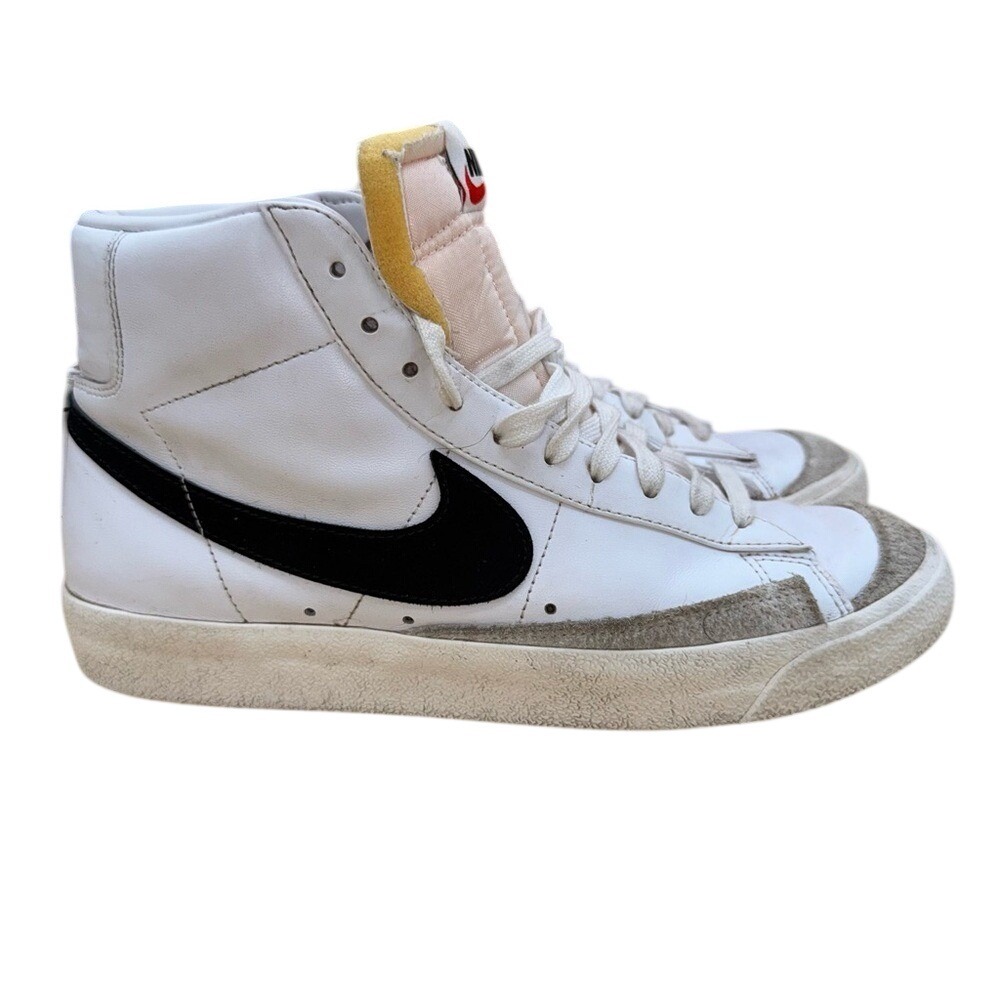 Nike‎ Blazer Mid '77 Vtg-Style White and Black High-Top Sneakers, Women's 10 EUC